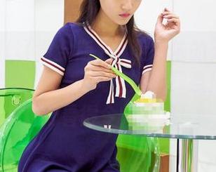 AISS爱丝(黄金版) – 亚美依的天台私房合集：当阳光、微风与她的肆意搭配，绝对好看得令人窒息！