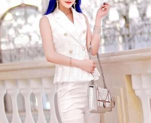 Feilin嗲囡囡 – 瞬间的永恒：程慧娴Phoebe黑白写真作品集的味道