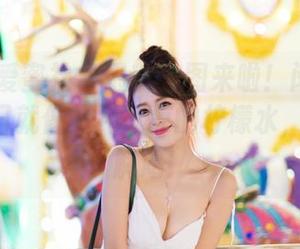 IMiss爱蜜社 – 最新美图来啦！闵妮Mily的夏日就像一杯冰凉的柠檬水，清爽又解渴！