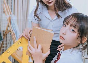 喵糖映画的新篇章：纯色白裙更新作品，光影里的诗意呢喃