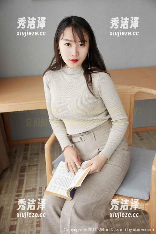 MiiTao蜜桃社-琉璃lily MiiTao蜜桃社 - 当灰丝遇上琉璃lily:它们的写真原图是怎样的温柔?