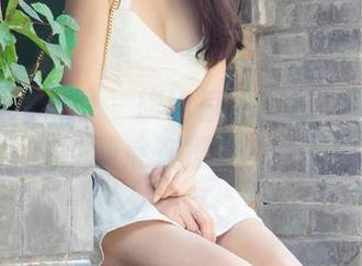 UGirls尤果网 – 旗袍惊艳！温鈊怡的作品到底在撩谁？