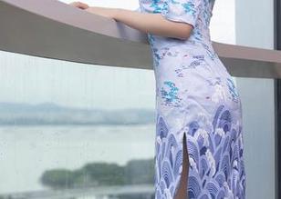 Xiuren秀人网 – 小海臀Rena校园写真，模糊的光线下藏着我们不堪回首的青春。