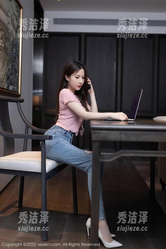Xiuren秀人网 - 吊带写真里的张优ayoyo，更新真是撩人到不行