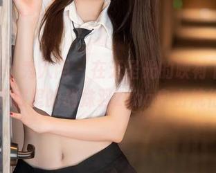 Xiuren秀人网 – 在无圣光的映衬下，水手服里的战姝羽Zina自由航行