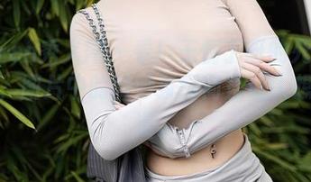 Xiuren秀人网 – 看！王俪丁呀的死库水合集，图片中的微妙氛围简直让人想要沉浸。