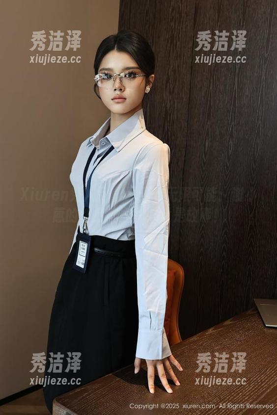 Xiuren秀人网-谢小蒽 Xiuren秀人网 - 夏天的无限可能:谢小蒽的作品,图片中全是故事!