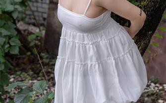 Yuna(윤아)在[SAINTPhotolife]里黄金闪闪，谁能拒绝这样美的作品集？