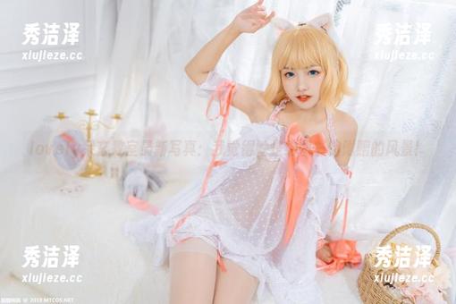 lovely呆玄 lovely呆玄教室最新写真:我觉得她是给图书馆附赠的风景!