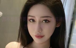 微密圈 – 把不爱笑的赛琳的御姐天花板高清图包放入口袋，世界都要变色！