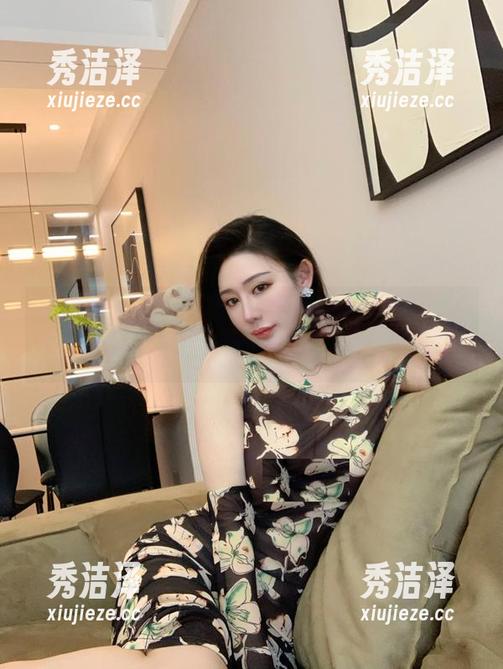 微密圈 - 每一张原图都有故事，不爱笑的赛琳的少女时光分享全纪录！