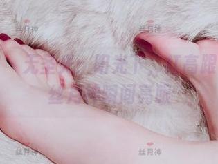 微密圈 – 无圣光：阳光下，红高跟肉丝让丝月神瞬间亮眼