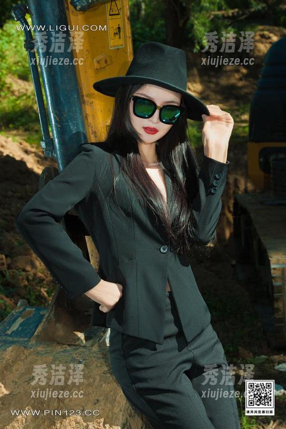 丽柜 - 一场兔子的粉色暴风：走进奇妙的写真图库