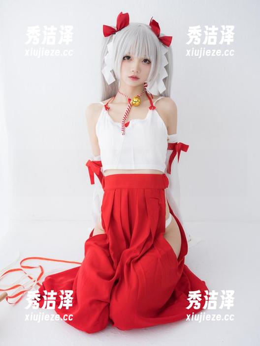 五更百鬼的幽默COS：小护士图册带你轻松面对生活！