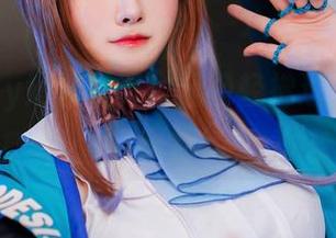 亚缇arty短裙写真：风轻轻拂过，心悸又疯狂