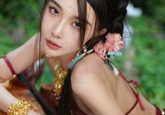 如果余多多Dudu的美脚可以cos，那么心动的瞬间也是精选的！