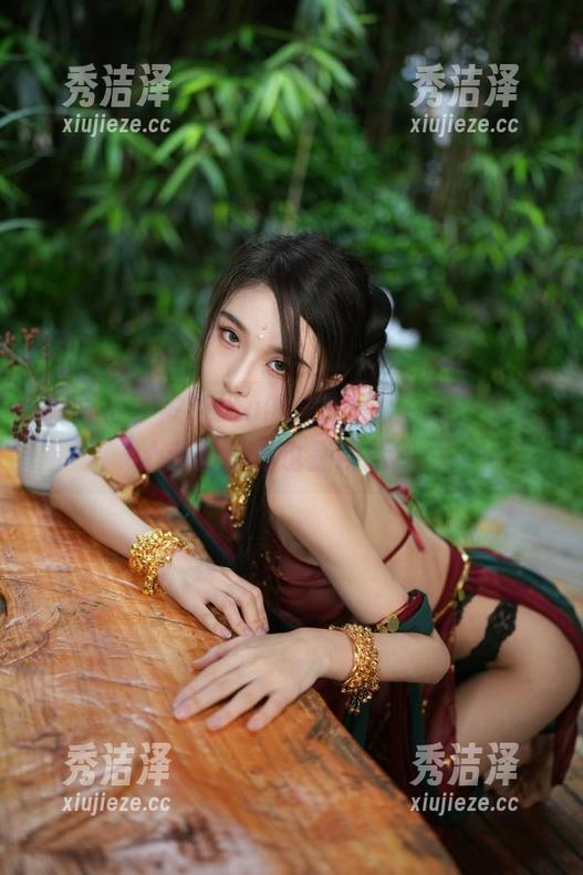 如果余多多Dudu的美脚可以cos，那么心动的瞬间也是精选的！