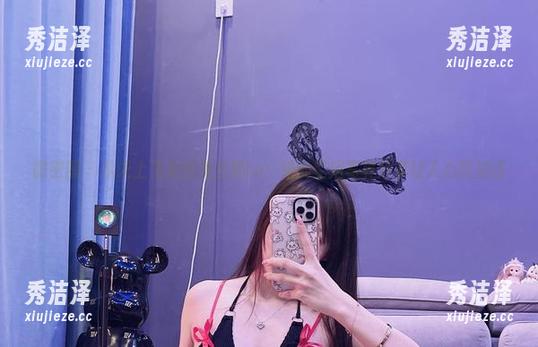 微密圈 - 从天上飞来的兔宝妮to：她的空姐写真分享让人心跳加速