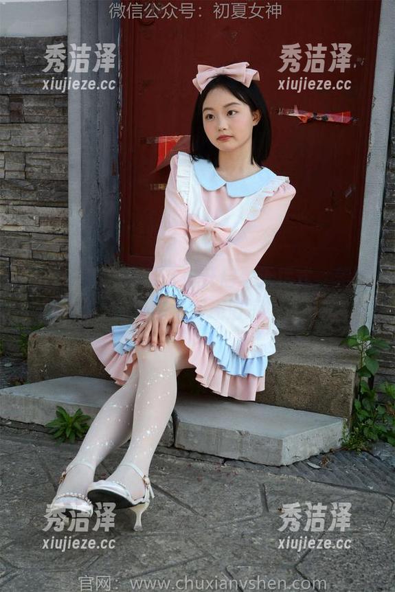 初夏女神-依依 初夏女神 - 依依带你开启夏天模式,美图分享比海滩还清凉!