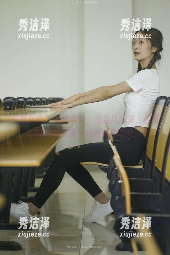 初夏女神-点点 初夏女神 - 在线点点,潮流风图集,把每一缕风都变成一种独特的表达。