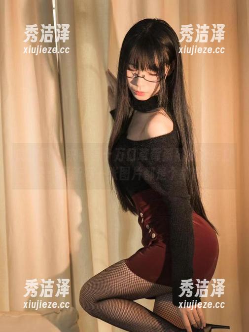 微密圈 - 来看看十万口草莓粥粥的泳装打卡：更新每一张图片都是个故事！
