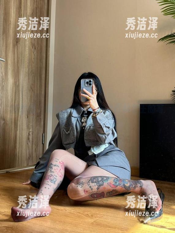 卡通百科老王 微密圈 - 制服梦游——卡通百科老王的写真图册惊艳登场