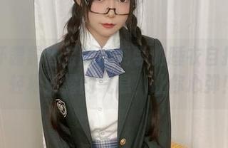 壕！坏露露香宝的诗羽学姐睡衣自拍精选，轻松流露的气息，让你心弹！
