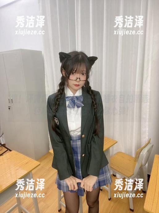 壕！坏露露香宝的诗羽学姐睡衣自拍精选，轻松流露的气息，让你心弹！