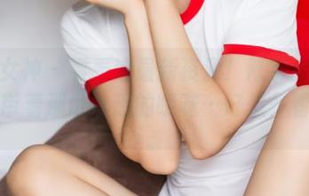 头条女神 – 看看这最新资源！陈宇曦的剧情又带着那份熟悉的暧昧…好想多看几眼。