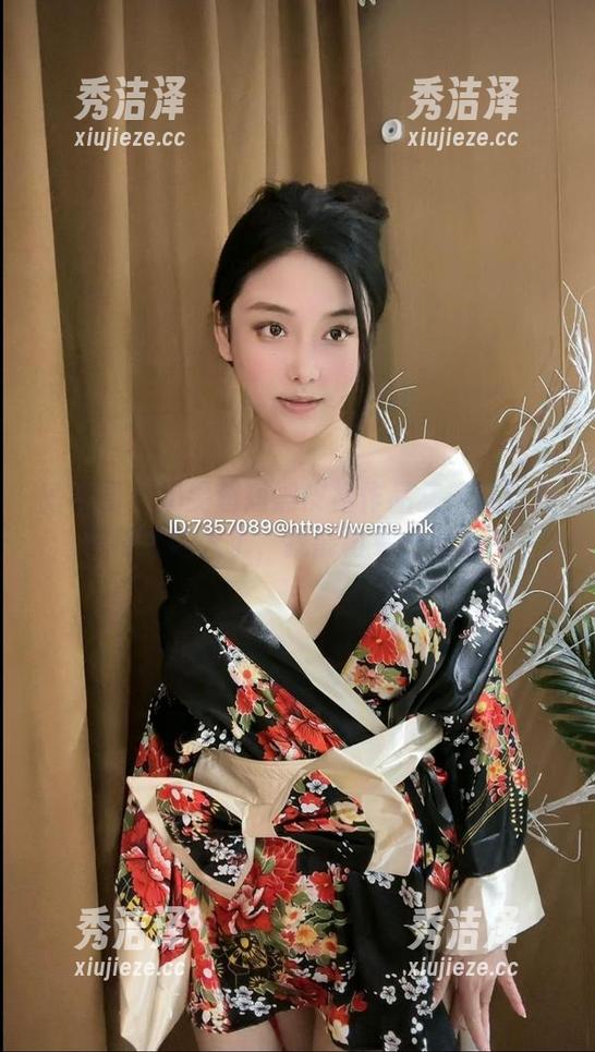 微密圈 - 奶雯超短黑皮裙作品集：这时尚风格太撩人了，我能再看一遍吗？