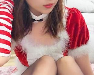 在粉色的气泡里：小女巫露娜的COS作品中似乎藏着秘密