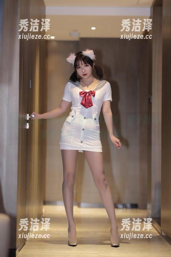 小女巫露娜 圣诞节没有小女巫露娜的写真,等于没有收到礼包,悲伤的节奏!