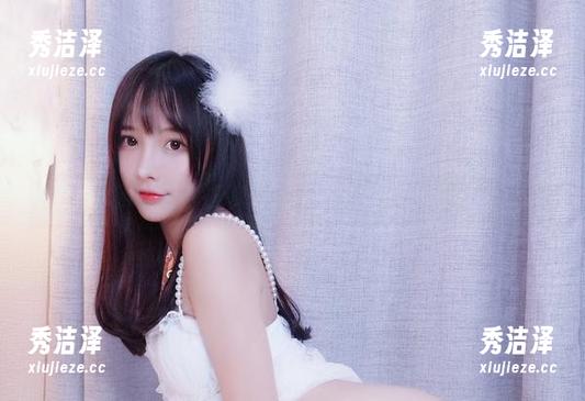 小小奶瓶儿 白色蕾丝加小小奶瓶儿,下载你的专属cos梦境吧!