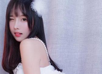 美图与下载的完美结合，小小奶瓶儿的秘书系列等你来探索。
