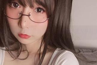 别眨眼！小泉学姐吖最新豹纹作品集带你进入梦幻境界。