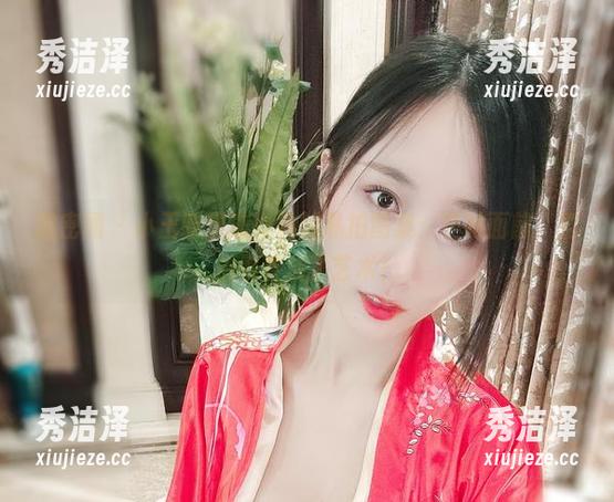 微密圈 - 小玉吃果冻女神的私拍图集：在她面前，自拍都变成了艺术！