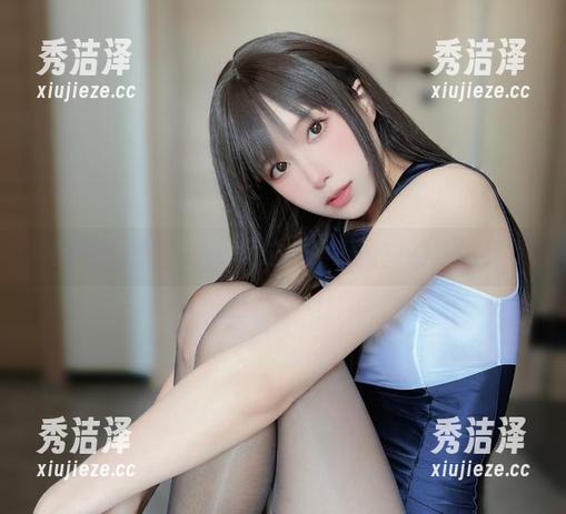 突破次元壁！布丁大法私房原图中的丝袜长腿