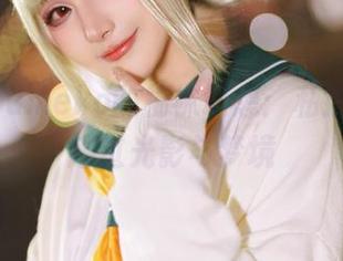 幼爱youmeko的棉袜幻想：私拍合集，趟过光影与梦境