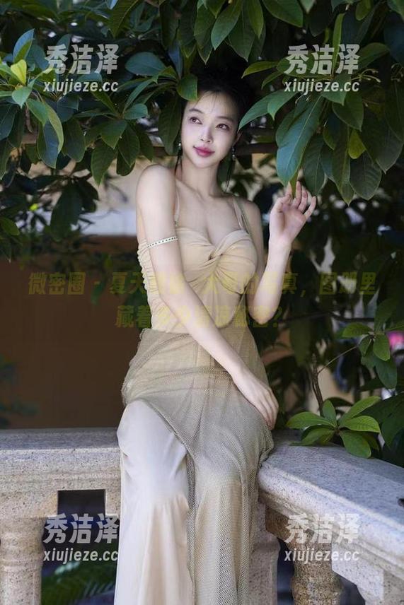 徐珺大哥 微密圈 - 夏天和徐珺大哥的写真,图册里藏着多少清凉秘密?