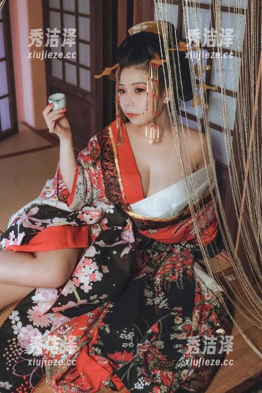 无颜小天使wy的赛博透明兔女郎全套写真，嗨翻整个视觉世界！