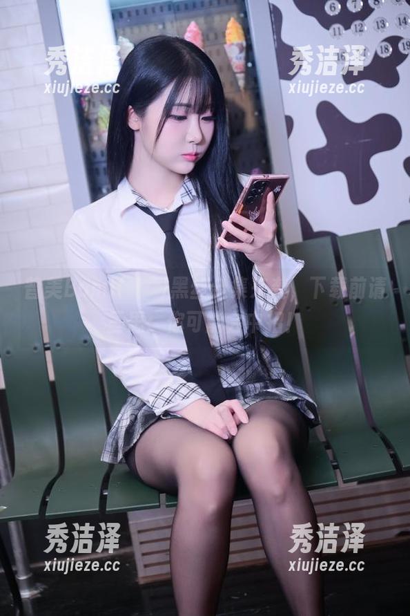 普美Bomi(보미)黑丝合集来袭，下载前请三思：你可能会中招！