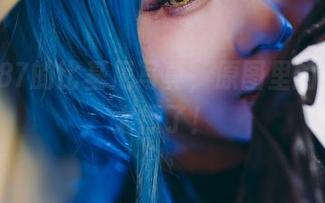 末夜787的比基尼写真，原图里的小细节太撩了！
