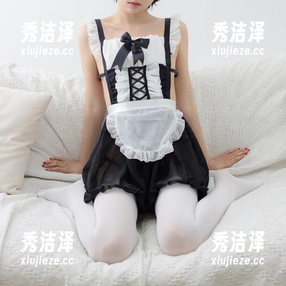 森萝财团 森萝财团展现:白丝美足学生妹写真,光影中的青春