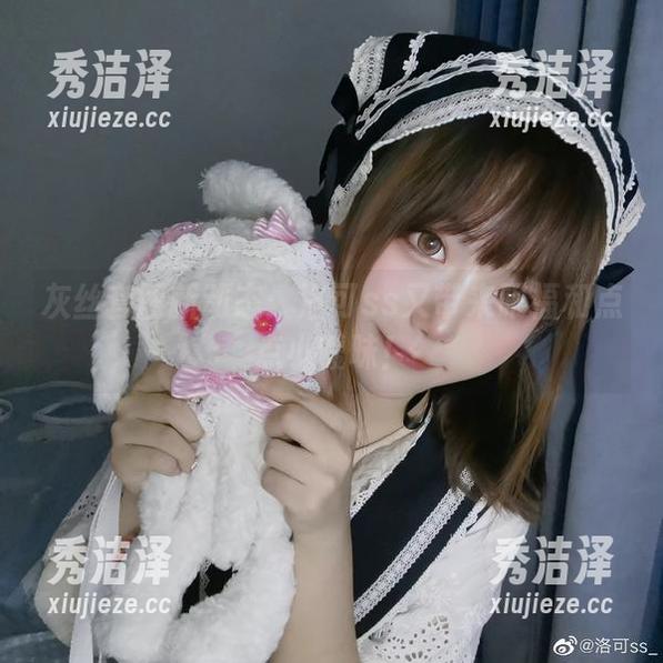 灰丝套图新动态：洛可ss又带来眼福和点点小暧昧！