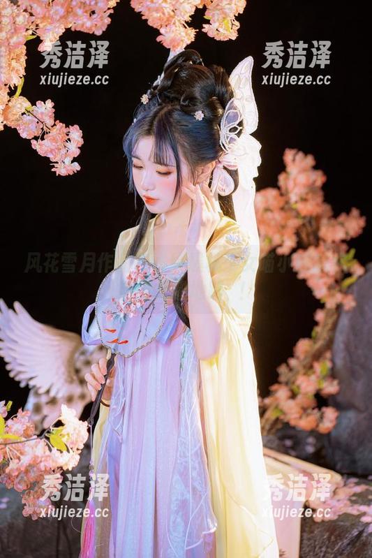 风花雪月作品在线！爆机少女喵小吉教你如何优雅地蹦跶！