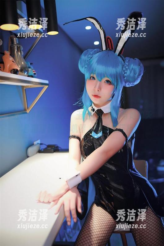 玉汇yuuhui 全套作品大公开:玉汇yuuhui与她的天台猫猫和黑犬机器人的趣味搭档!