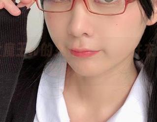 眼酱大魔王w的女仆图集：那件衣服似乎在耳边低语