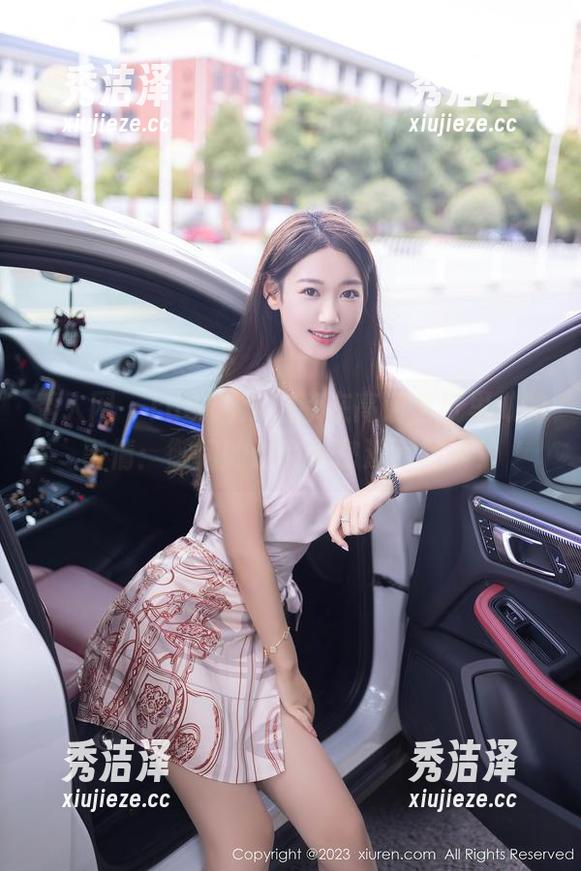 秀人网 - Lucky沈欢欣在高清壁纸里做的事情：御姐的时尚秘密速度解锁！