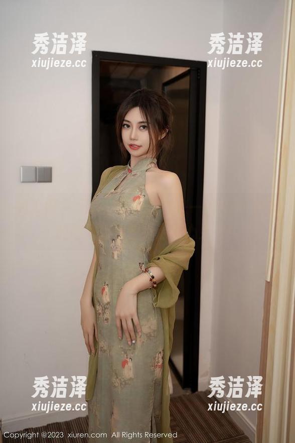 秀人网 - 无聊的日子里，来一组Niki可雅的御姐高清壁纸治愈心灵吧！