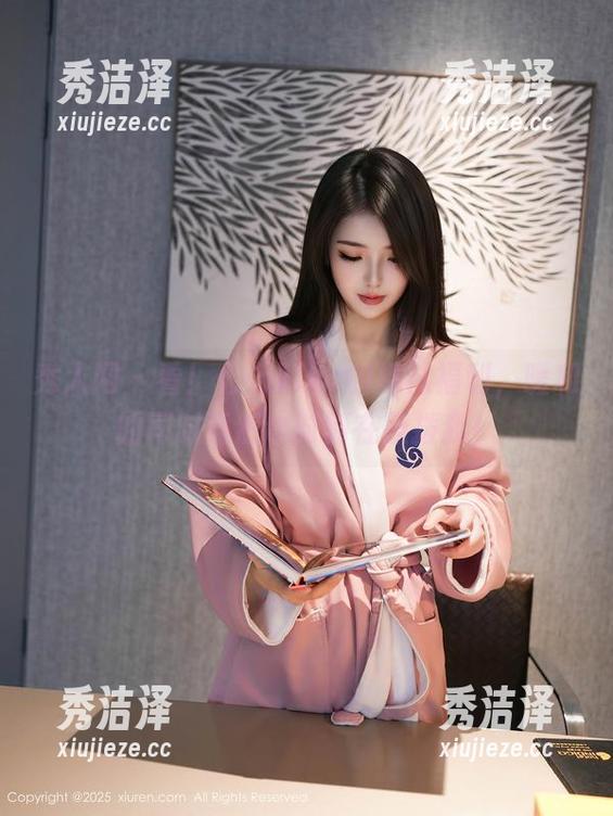 秀人网 - 看！七七kiko的棉袜福利，暖和的同时竟然也时刻在撩拨我！